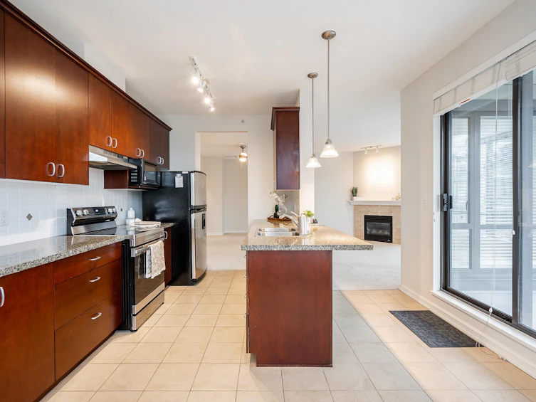 405-1551 Foster Street, Surrey, BC, V4B 5M1 - 13