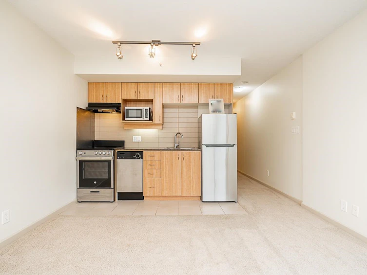 408-9232 University Crescent, Burnaby, BC, V5A 0A3 - 9