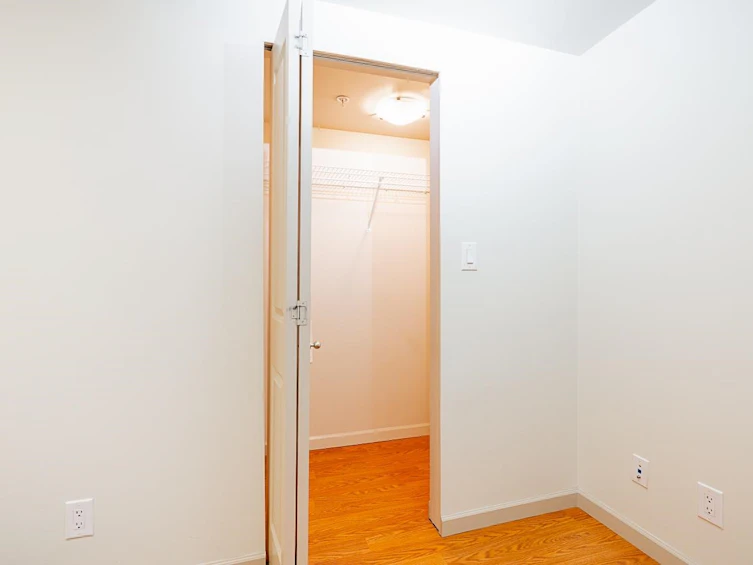 408-9232 University Crescent, Burnaby, BC, V5A 0A3 - 21