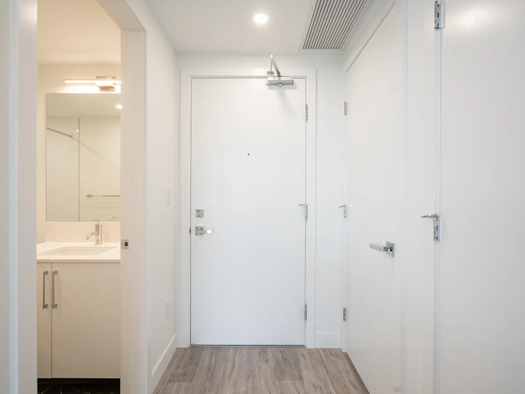 2104-9675 King George Boulevard, Surrey, BC, V3T 0T7 - 17