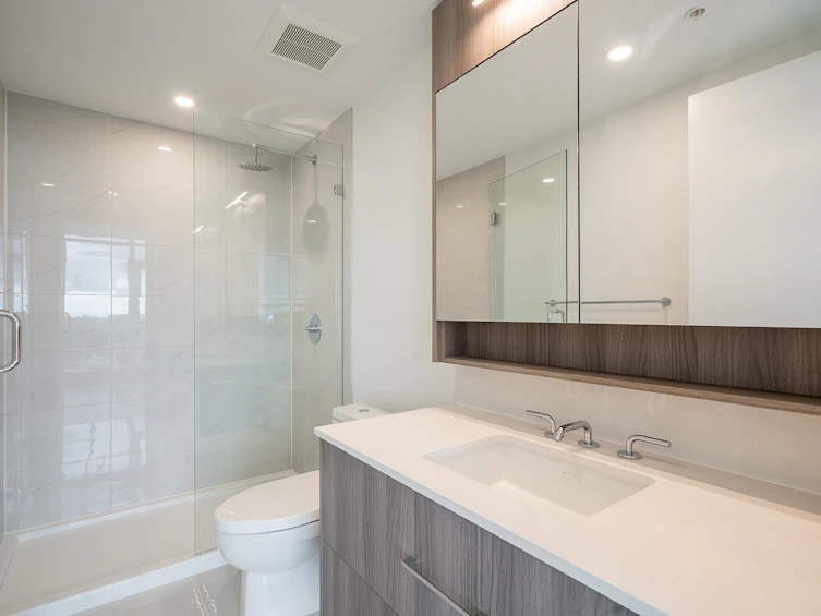 2104-9675 King George Boulevard, Surrey, BC, V3T 0T7 - 14