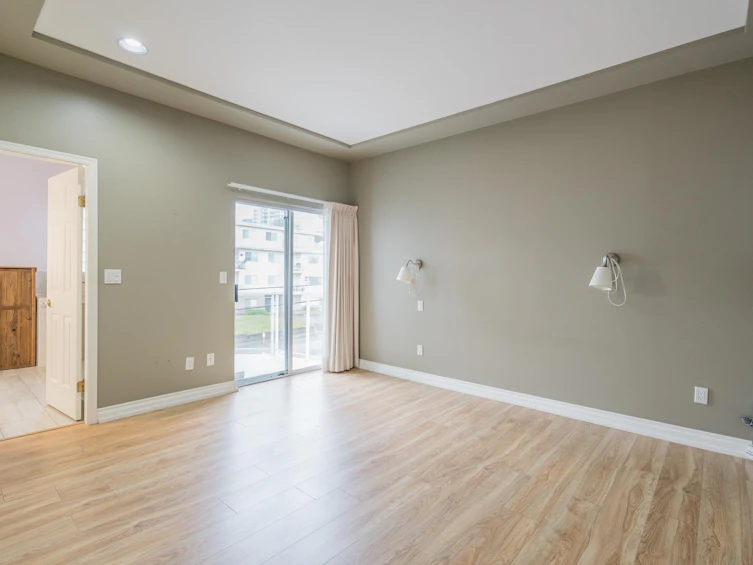 301-15130 Prospect Avenue, Surrey, BC, V4B 2B9 - 13