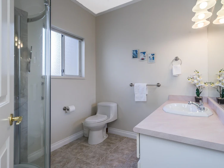 301-15130 Prospect Avenue, Surrey, BC, V4B 2B9 - 16