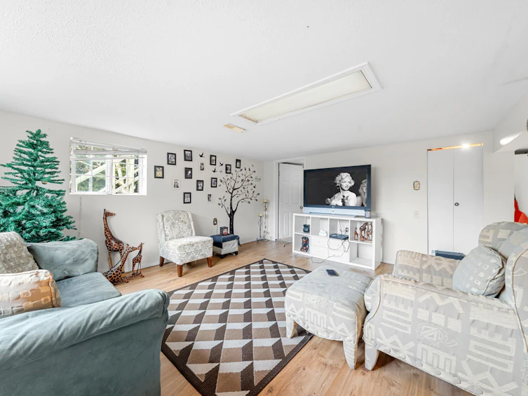 8982 148 Street, Surrey, BC, V3R 3W4 - 5