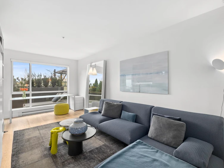207-233 Kingsway, Vancouver, BC, V5T 3J5 - 2