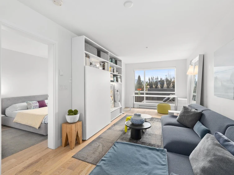 207-233 Kingsway, Vancouver, BC, V5T 3J5 - 3
