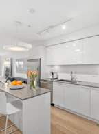 207 233 Kingsway