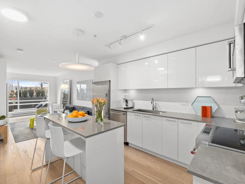 207 - 233 Kingsway Street, Vancouver BC