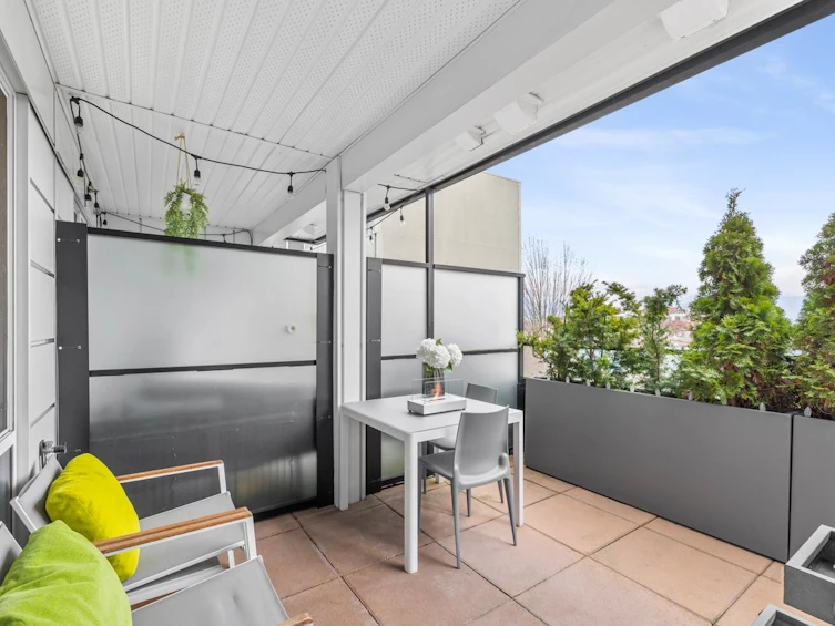 207-233 Kingsway, Vancouver, BC, V5T 3J5 - 5