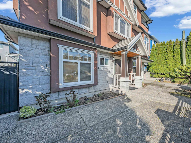2213 Ferndale Street, Vancouver, BC, V5L 1Y6 - 12