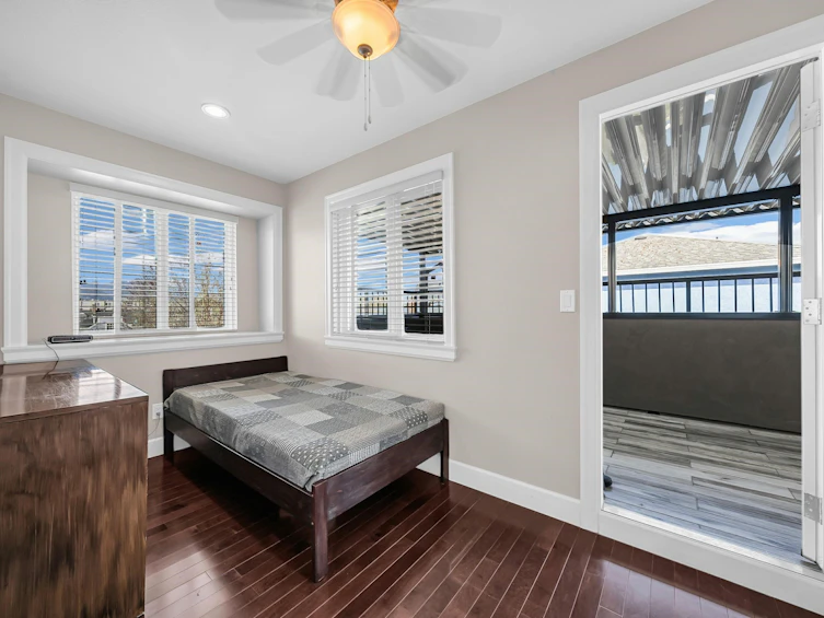 2213 Ferndale Street, Vancouver, BC, V5L 1Y6 - 4