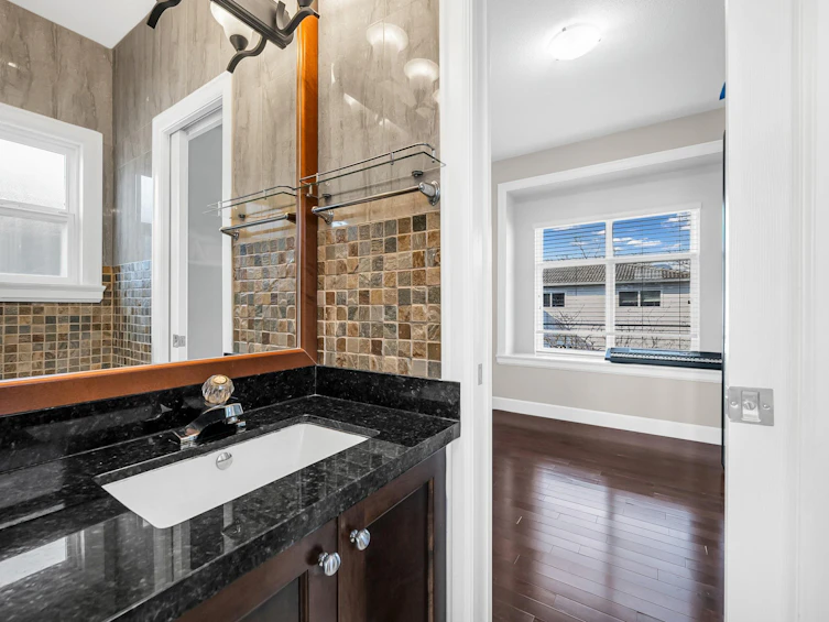 2213 Ferndale Street, Vancouver, BC, V5L 1Y6 - 27