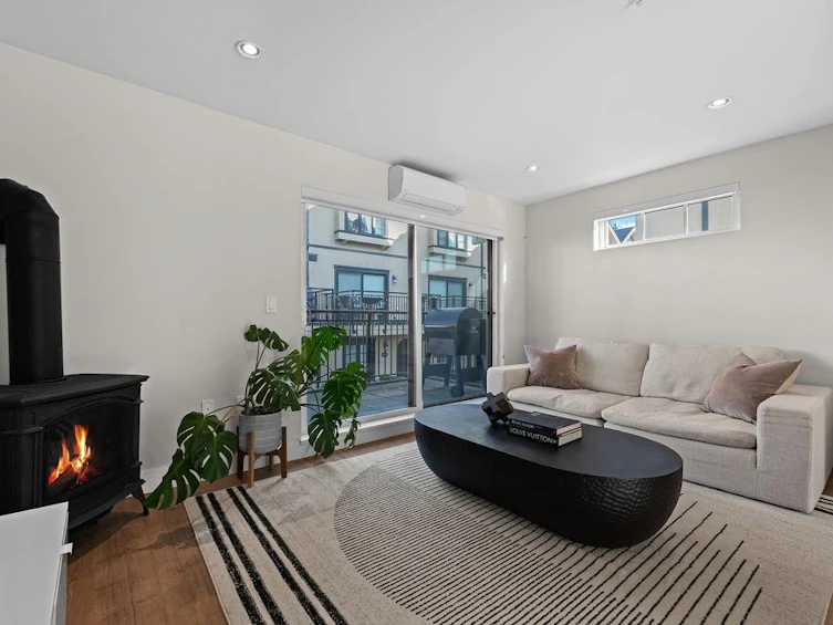 4328 Knight Street, Vancouver, BC, V5N 3M5 - 3