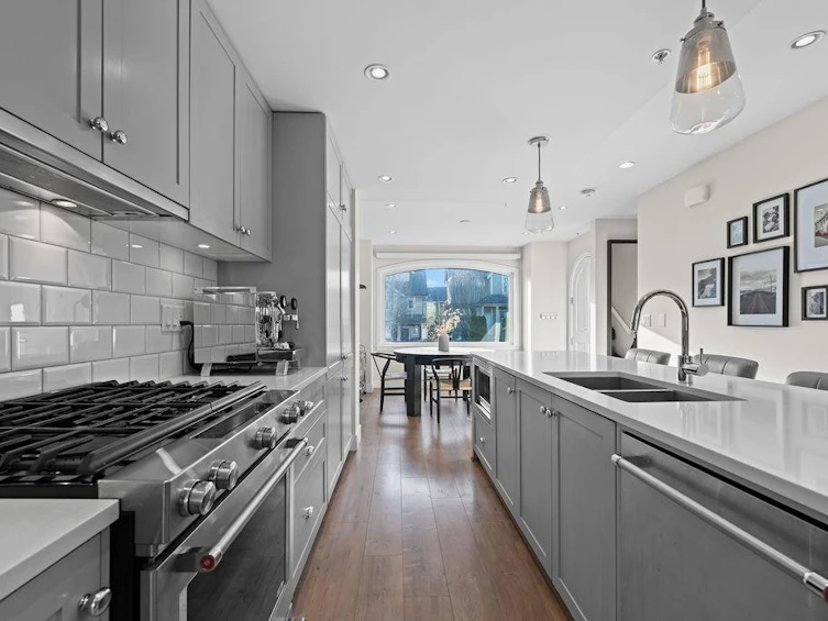 4328 Knight Street, Vancouver, BC, V5N 3M5 - 5