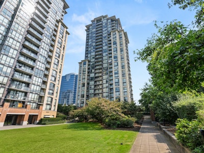 1903-10777 University Drive - 4
