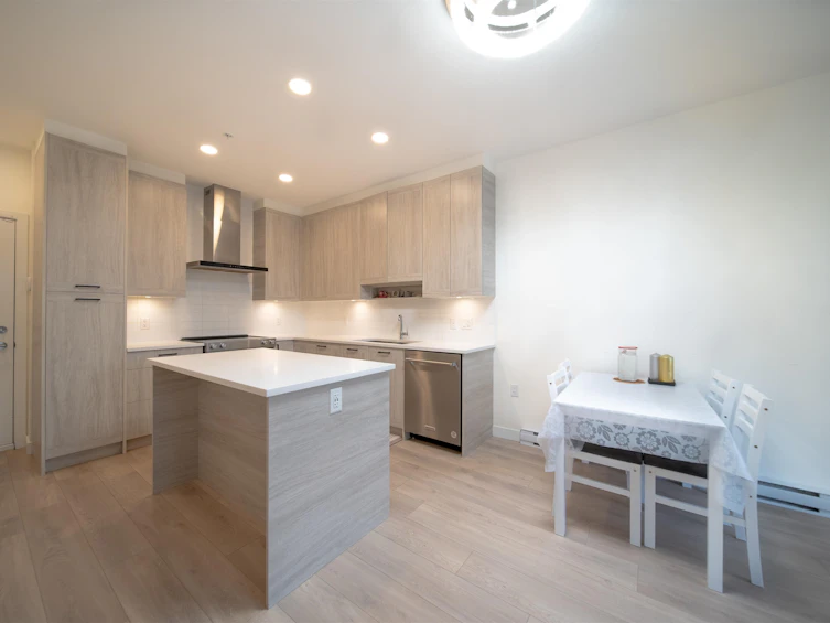 103-7579 16th Street, Burnaby, BC, V3N 0H7 - 2