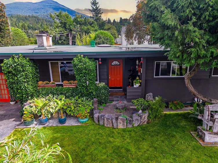 40324 Hood Road, Squamish, BC, V8B 0G2 - 2