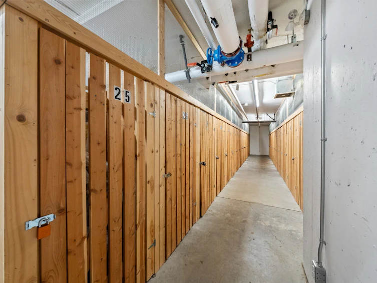 204-1679 Lloyd Avenue, North Vancouver, BC, V7P 0A9 - 38