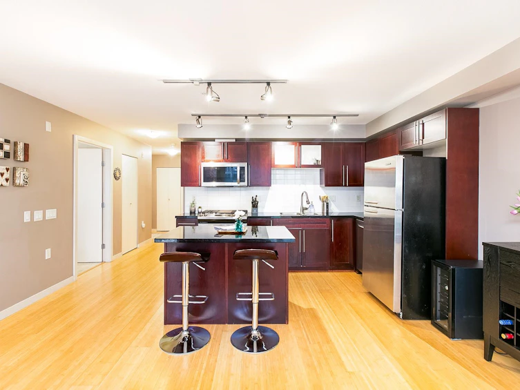 306-122 E 3rd Street, North Vancouver, BC, V7L 1E6 - 2