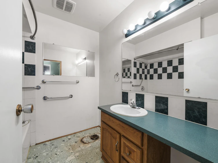 21643 Exeter Avenue, Maple Ridge, BC, V2X 4M9 - 24