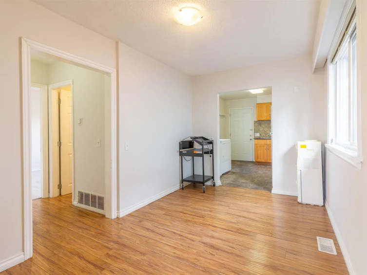 5630 Lincoln Street, Vancouver, BC, V5R 4P4 - 8