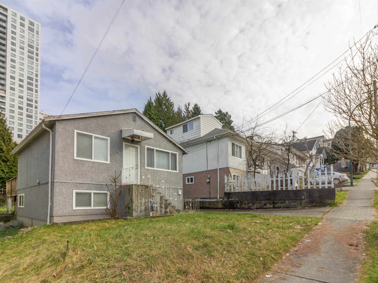 5630 Lincoln Street, Vancouver, BC, V5R 4P4 - 27