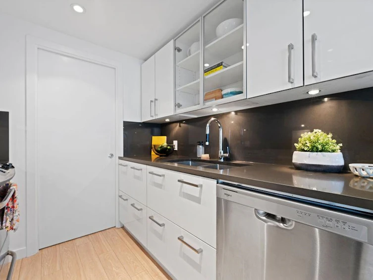 303-983 E Hastings Street, Vancouver, BC, V6A 0G9 - 8