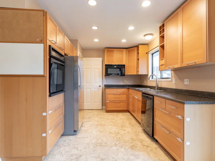 2421 Aladdin Crescent, Abbotsford, BC, V2S 5K7 - 11