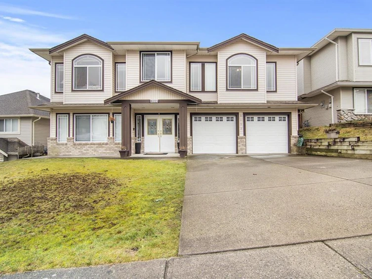 8025 D'herbomez Drive, Mission, BC, V2V 7B7 - 2