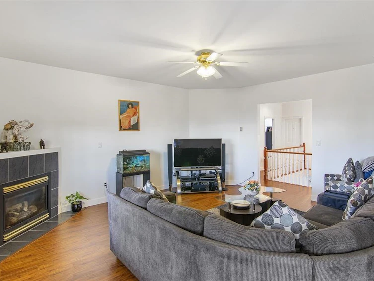 8025 D'herbomez Drive, Mission, BC, V2V 7B7 - 16