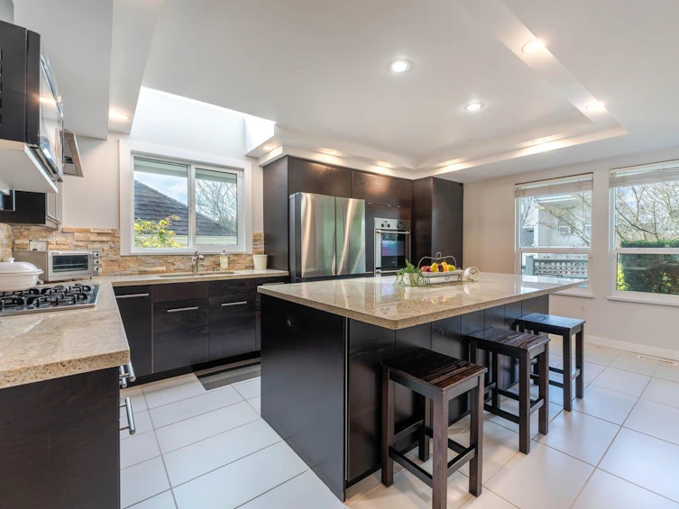 8459 Portside Court, Vancouver, BC, V5P 4V4 - 2