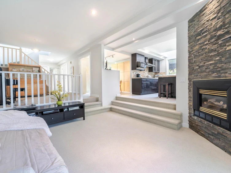 8459 Portside Court, Vancouver, BC, V5P 4V4 - 6