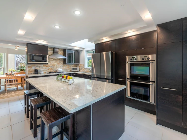 8459 Portside Court, Vancouver, BC, V5P 4V4 - 3