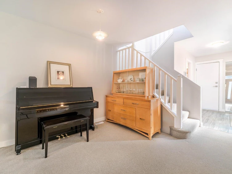 8459 Portside Court, Vancouver, BC, V5P 4V4 - 8