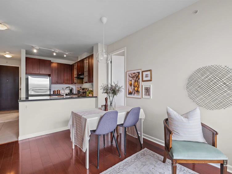 702-170 W 1 Street, North Vancouver, BC, V7M 3P2 - 9