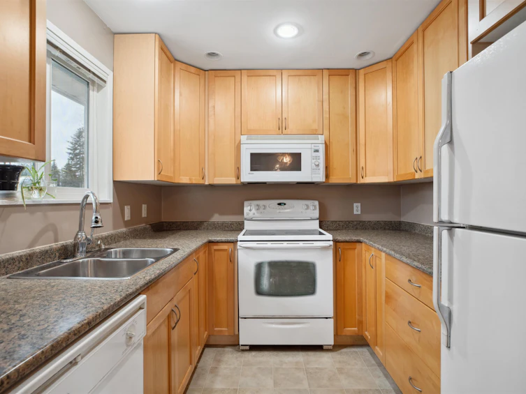 474 Byng Street, Coquitlam, BC, V3K 5N7 - 8