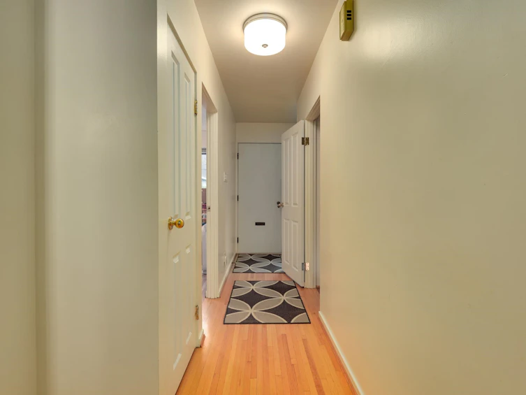 1621 Draycott Road, North Vancouver, BC, V7J 1W3 - 10