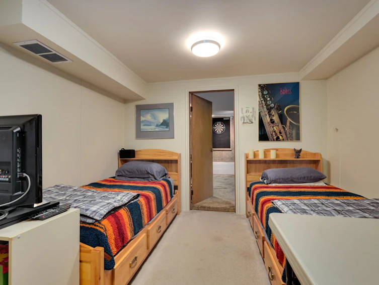 1621 Draycott Road, North Vancouver, BC, V7J 1W3 - 18