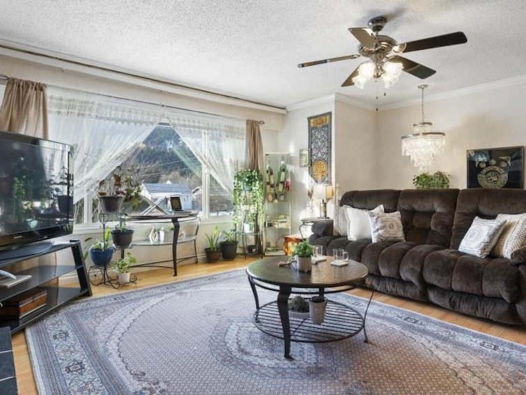 281 Cariboo Avenue, Hope, BC, V0X 1L0 - 16