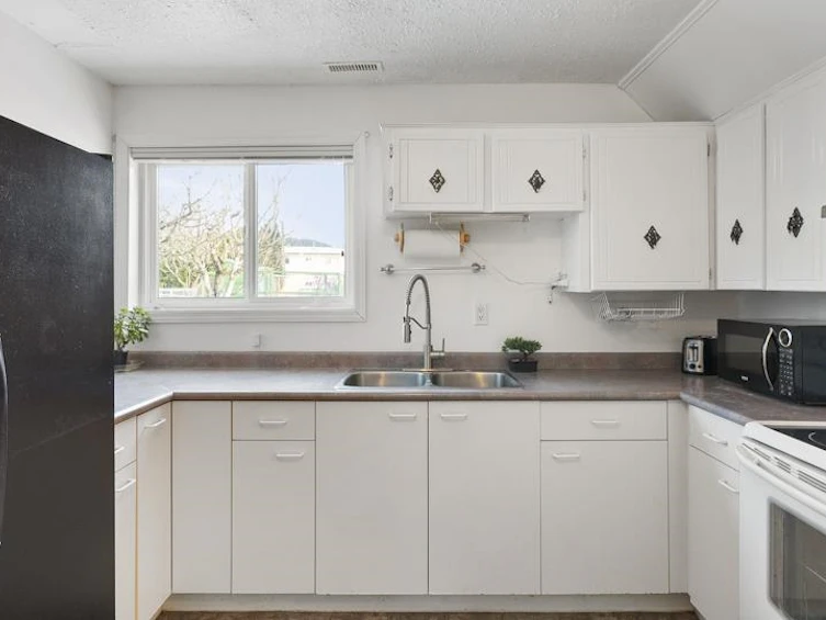 281 Cariboo Avenue, Hope, BC, V0X 1L0 - 8