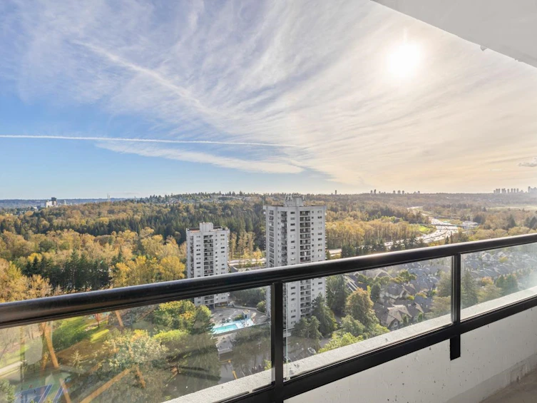2207-3980 Carrigan Court, Burnaby, BC, V3N 4S6 - 2