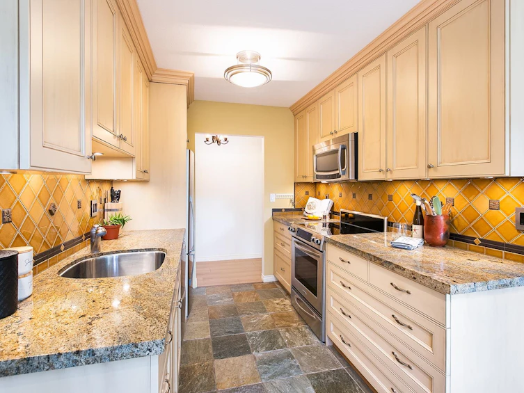 113-5683 Hampton Place, Vancouver, BC, V6T 2H3 - 9