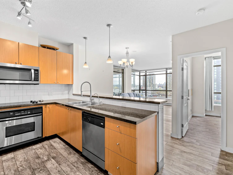 706-4132 Halifax Street, Burnaby, BC, V5C 6V1 - 4