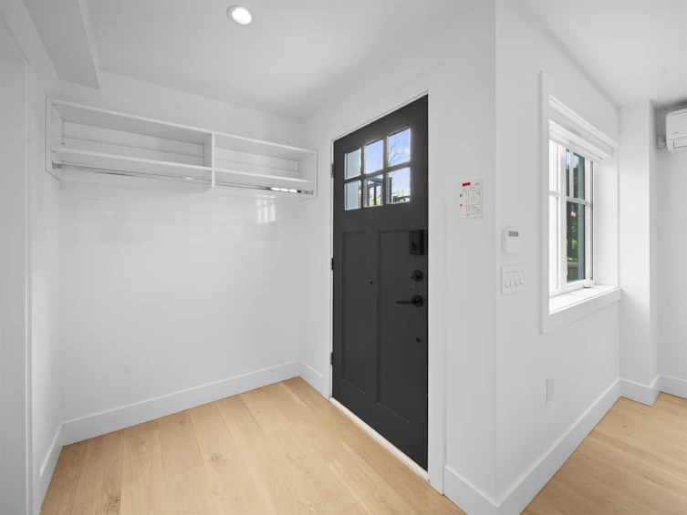 1824 W 12th Avenue, Vancouver, BC, V6J 2E8 - 3