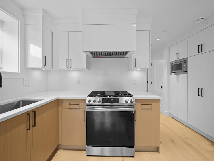 1824 W 12th Avenue, Vancouver, BC, V6J 2E8 - 13