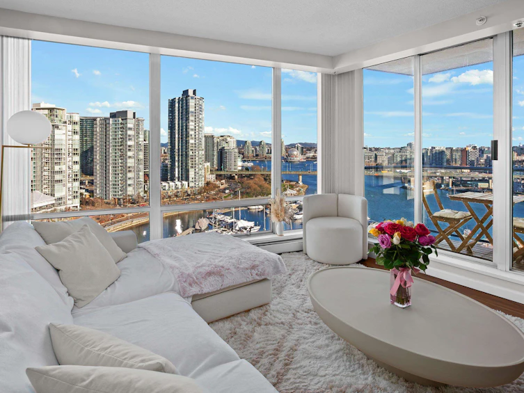 1901-1228 Marinaside Crescent, Vancouver, BC, V5S 2L7 - 2