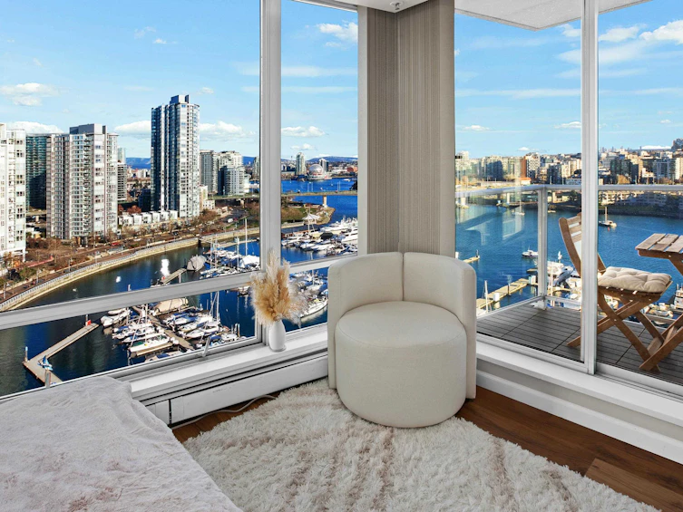1901-1228 Marinaside Crescent, Vancouver, BC, V5S 2L7 - 3