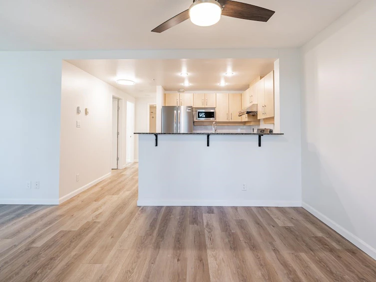 005-9298 University Crescent, Burnaby, BC, V5A 4X8 - 13