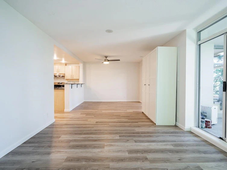 005-9298 University Crescent, Burnaby, BC, V5A 4X8 - 9