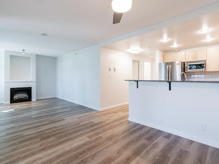 005-9298 University Crescent, Burnaby, BC, V5A 4X8 - 11